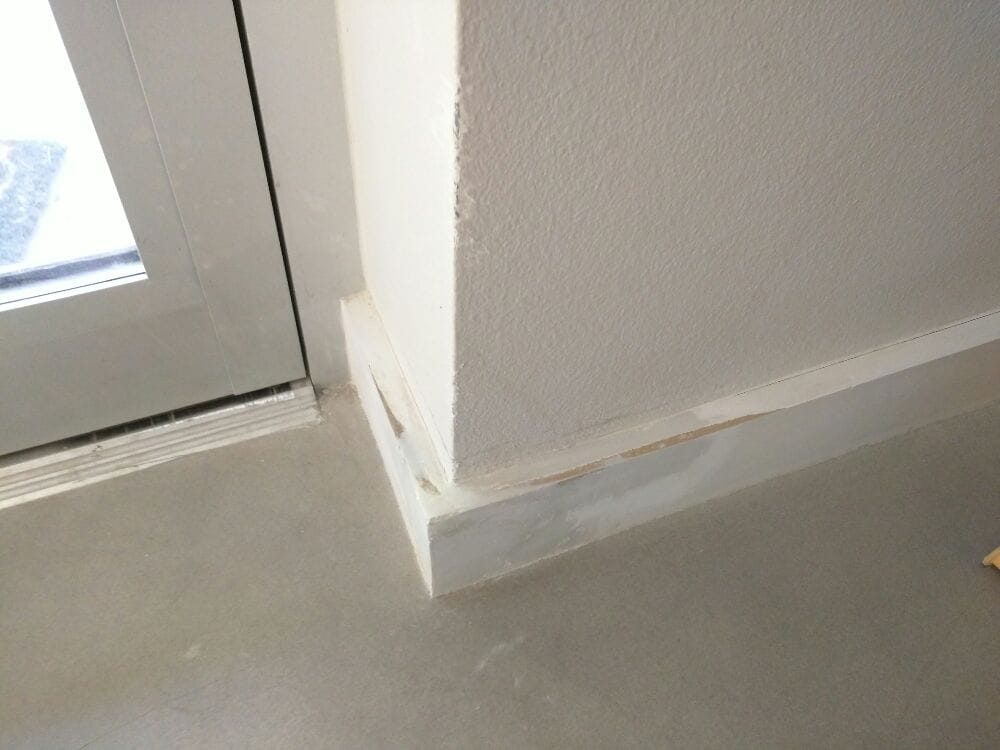 Baseboard corner after the repair